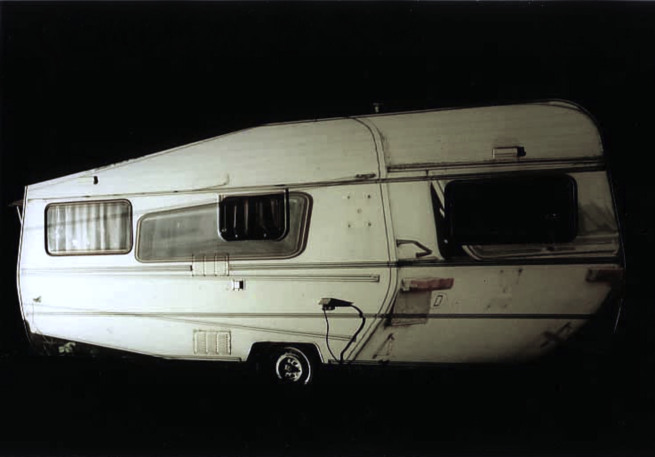 Interferenzcamping, 2003, Projektion auf Wohnwagen
